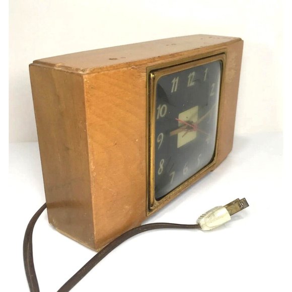 General Electric Vintage Art Deco Style Wooden Electric Desk Clock - Model 3H176 - Picture 5 of 13